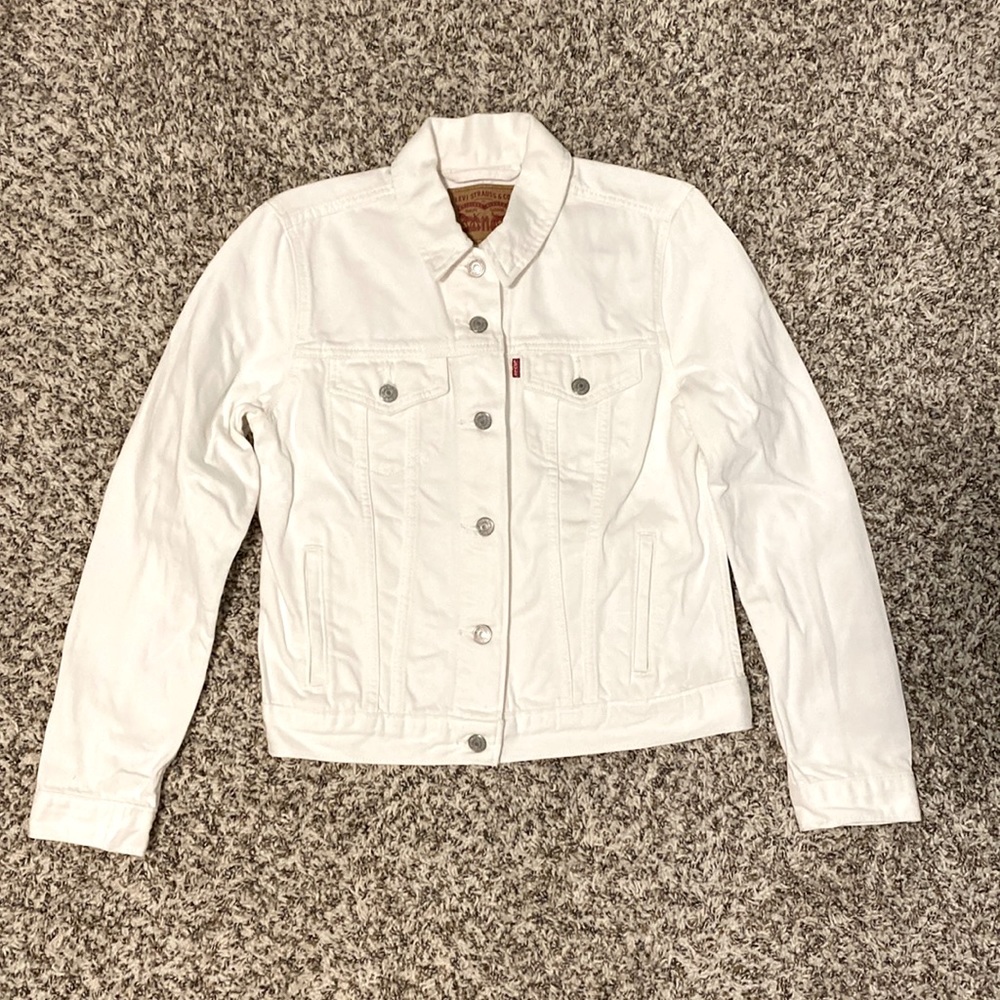 Levi’s white denim jacket size medium